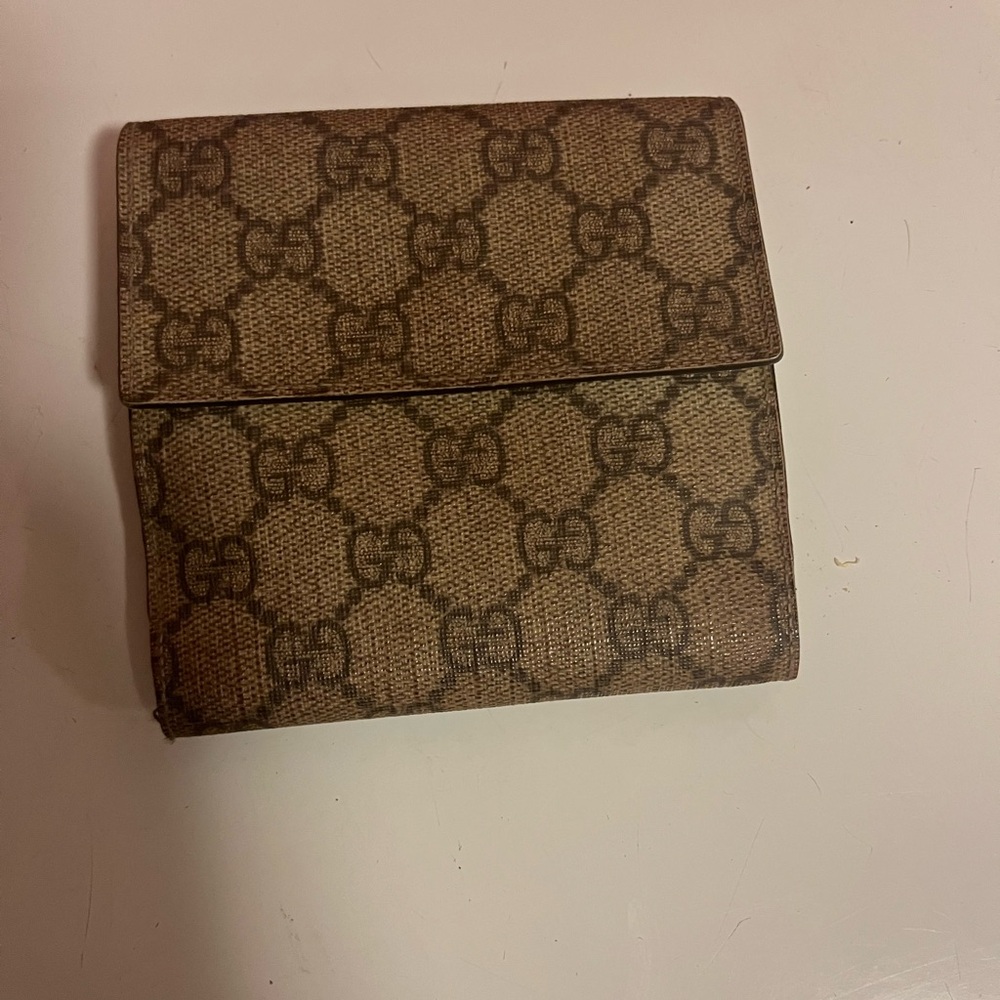 Used Gucci wallet